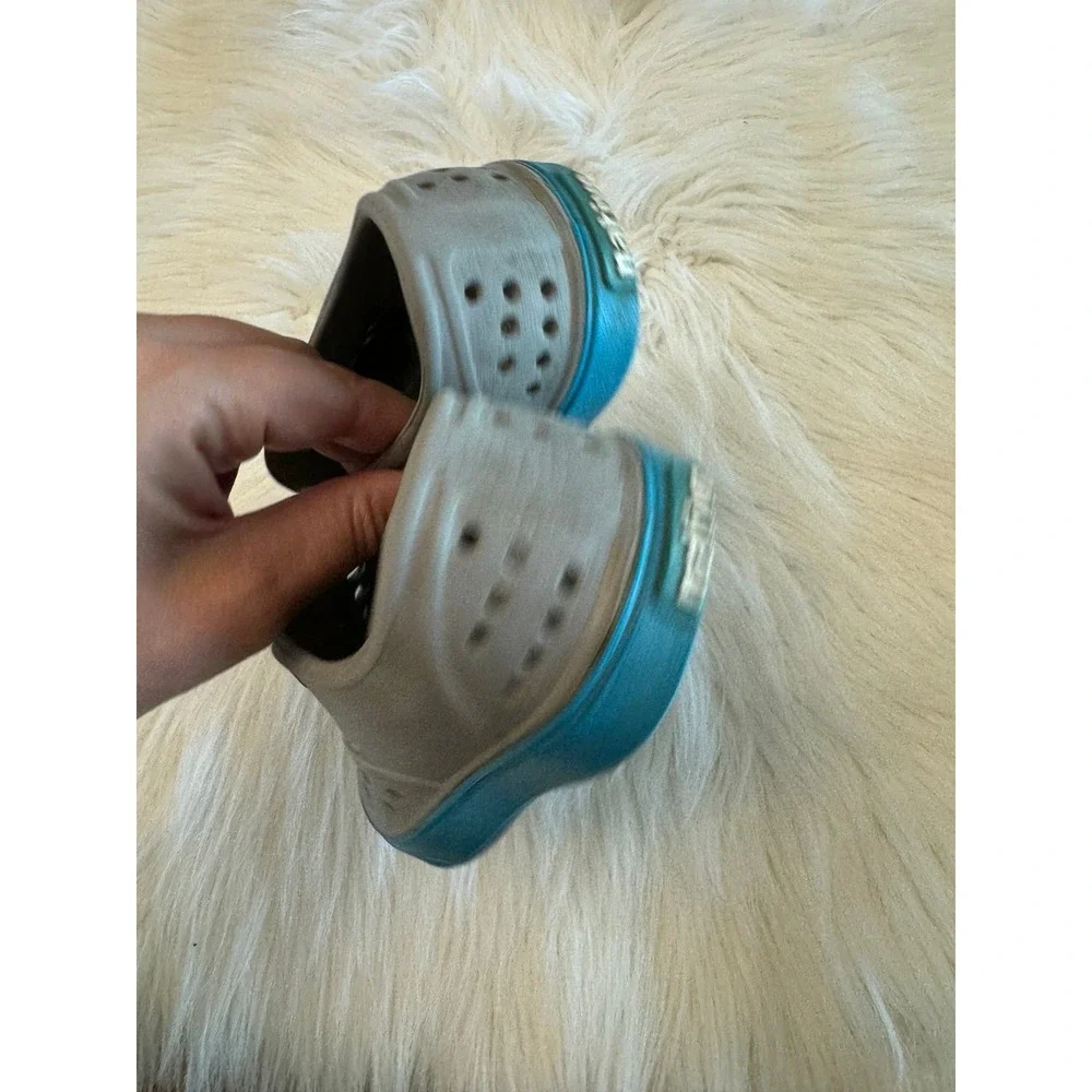 Gray native shoes size‎ 6 GUC